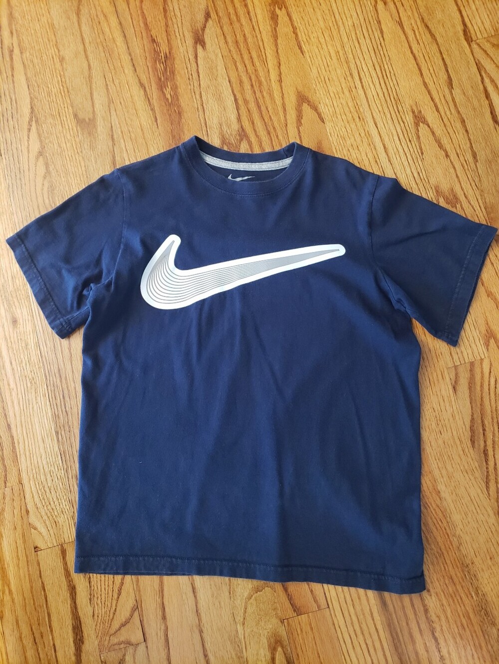 Nike Swoosh Graphic Navy Short Sleeve Tee Size: L
